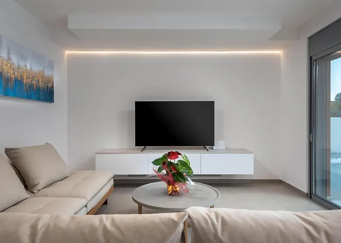 فيلة Ialyssos Charme إياليسوس